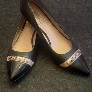 BRIGHTON - Size 9 1/2 Black and Cream leather w patent leather toe and heel